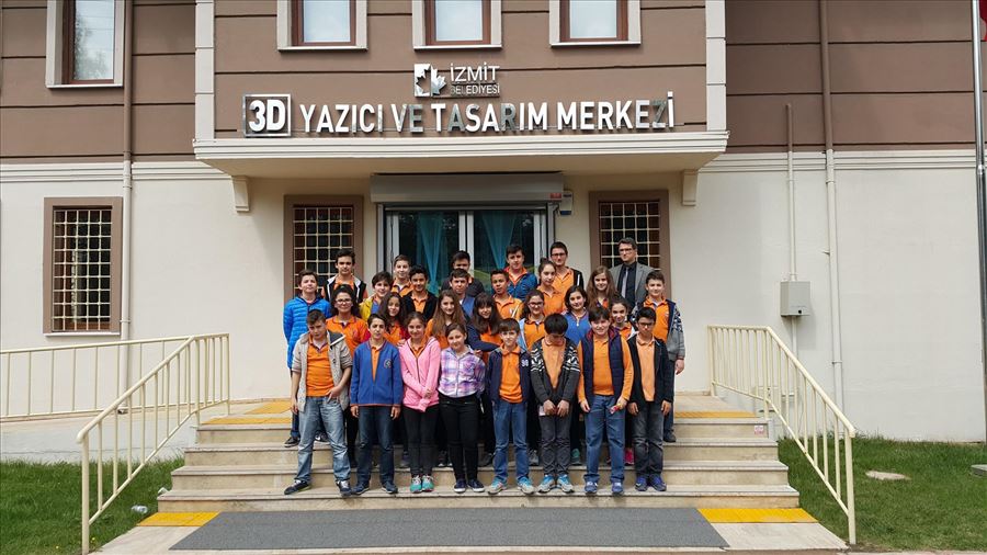 Yahyakaptan Ortaokulu 3D Yazıcı ve Tasarım Merkezinde