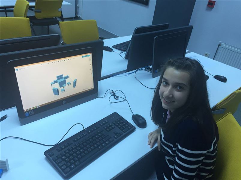 Hızır Reis Ortaokulu Tasarımcıları 3D Yazıcı ve Tasarım Merkezinde
