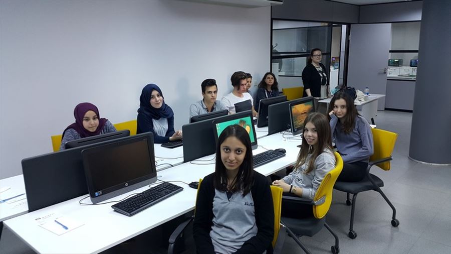 24 Kasım Anadolu Lisesi Öğrencileri 3D Yazıcı ve Tasarım Merkezinde