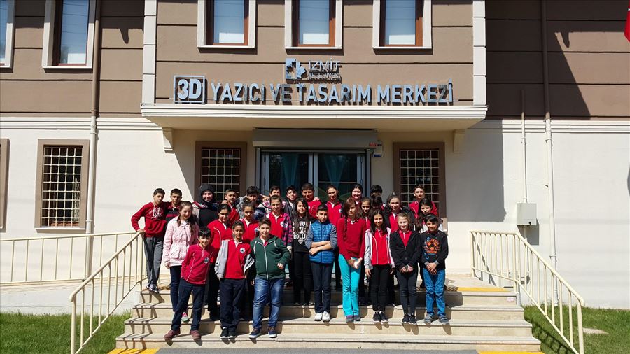 Hacı Bektaşi Veli Ortaokulu Öğrencileri 3D Yazıcı ve Tasarım Merkezinde