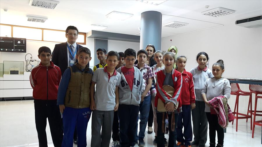 Farabi Ortaokul Öğrencileri 3D Yazıcı ve Tasarım Merkezinde