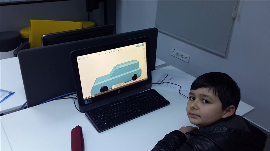 Hızır Reis Ortaokulu Öğrencileri 3D Yazıcı ve Tasarım Merkezinde
